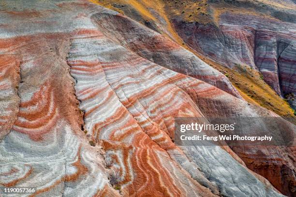 candy cane mountains, azerbaijan, south caucasus, eurasia - montagnes du caucase photos et images de collection