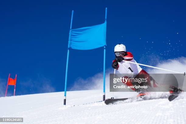 profi skifahrer ski super g - ski race stock-fotos und bilder