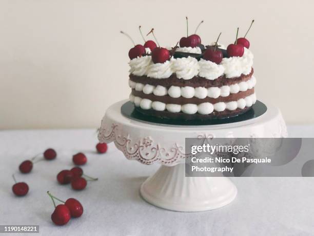 black forest cake - whip cream cake fotografías e imágenes de stock