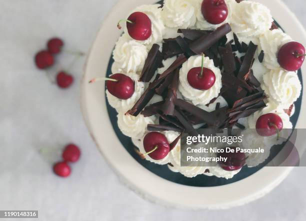 black forest cake - gateaux stock pictures, royalty-free photos & images