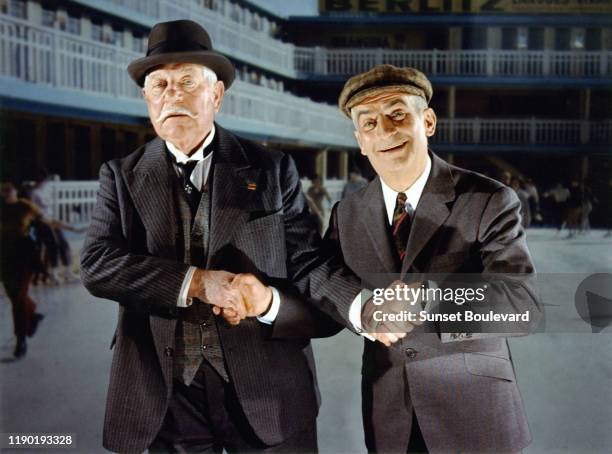 Les acteurs français Jean Gabin et Louis de Funes sur le tournage du film "Le Tatoué".