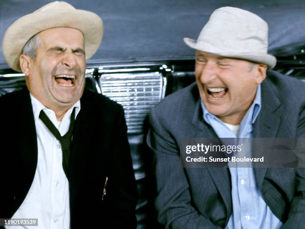 Les acteurs français Louis de Funes et Bourvil sur le tournage du film "Le corniaud".