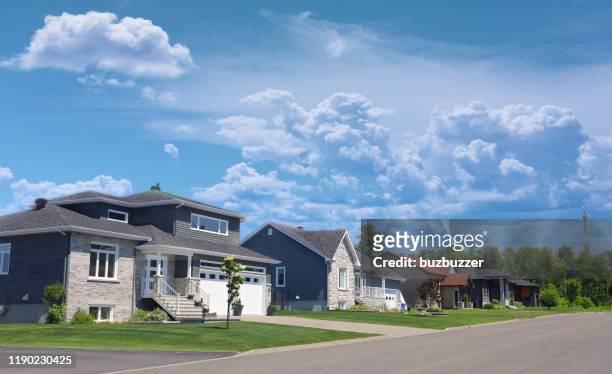 modern american houses - residential building stock pictures, royalty-free photos & images