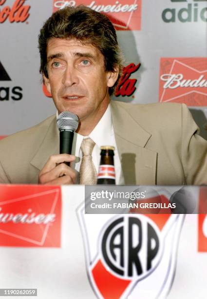 Soccer coach Manuel Pellegrini is seen at a press conference in Buenos Aires, Argentina 23 May 2002. El director tecnico chileno, Manuel Pellegrini,...