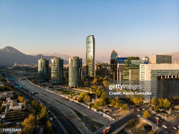 distretto finanziario di santiago - santiago del cile foto e immagini stock