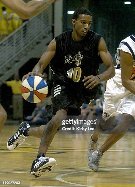 Cortz Groves of the Kansas City Knights during 117-109 loss to the Long Beach Jam at Long Beach State's Pyramid on Sunday, Jan. 25, 2004.