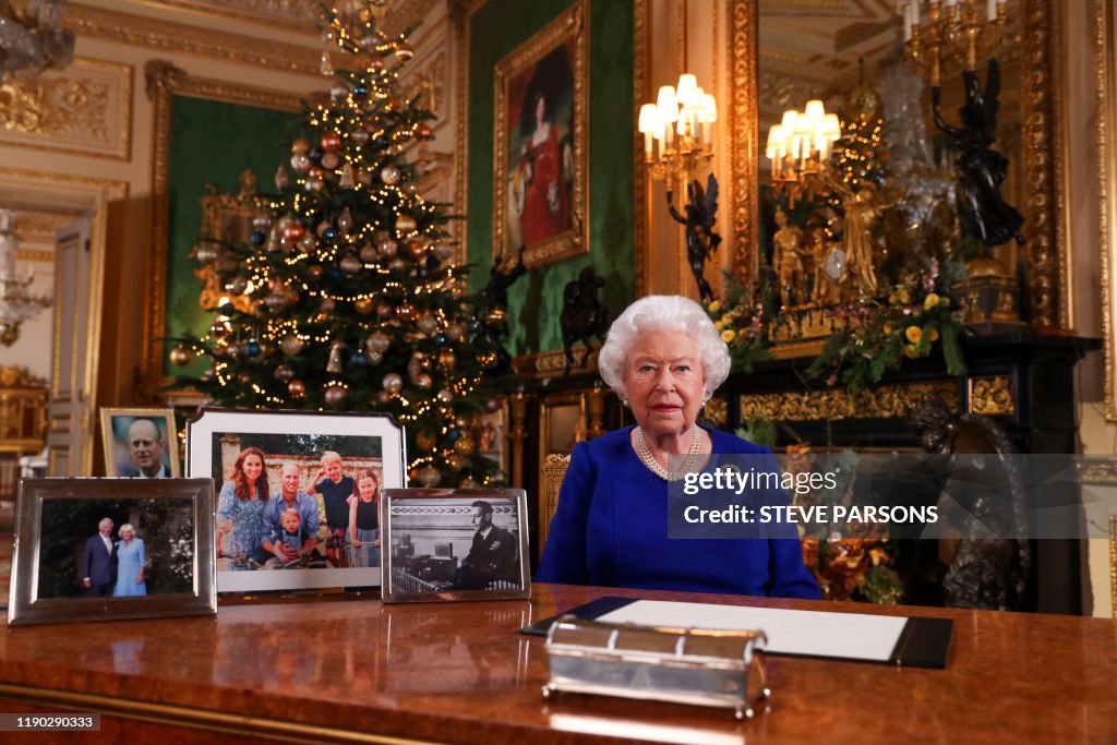 TOPSHOT-BRITAIN-ROYALS-CHRISTMAS