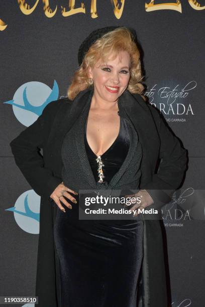 40 Aida Pierce Stock Photos, HighRes Pictures, and Images Getty Images