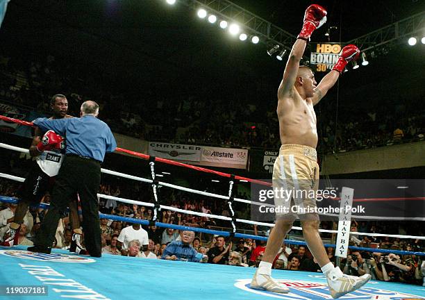 Fernando Vargas celebrates after winning a 10-Round Junior Middleweight bout against Fitz Vanderpool at the Grand Olympic Auditorium in Los Angeles,...