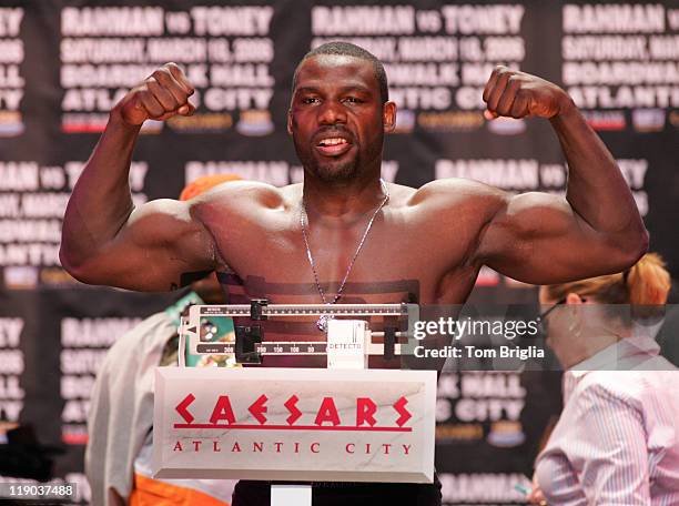 Hasim R Hasim Rahman Photos and Premium High Res Pictures - Getty Images