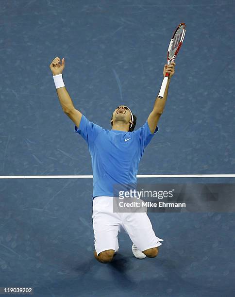 Roger Federer wins the mens final against Andy Roddick at the 2006 US Open at the USTA National Tennis Center in Flushing Queens, NY on September 9,...