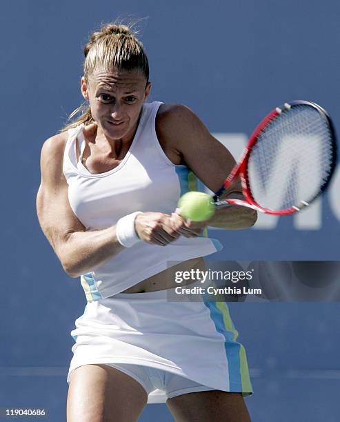 Mary Pierce defeats Amelie Mauresmo 6-1, 6-1 in the quarter final of the US Open, Flushing Meadow, New York on September 7, 2005.