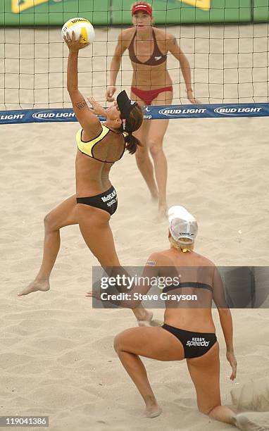 Holly McPeak in action during the Semi-Final round of the 2005 Huntington Beach Open at the Huntington Beach Pier August 14, 2005