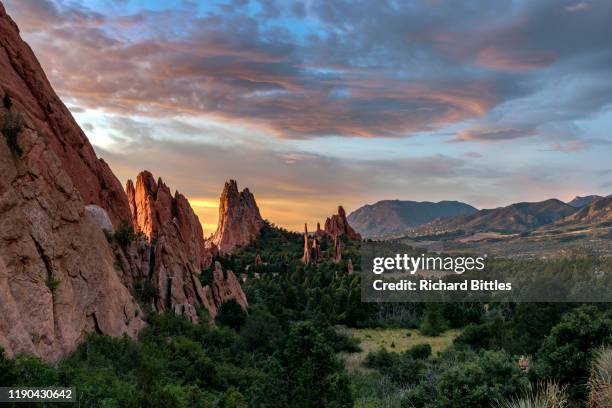 garden sky - garden of the gods park stock pictures, royalty-free photos & images