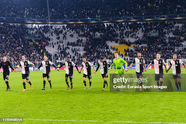 Juventus squad thank supporters during the UEFA Champions League group D match between Juventus and Atletico Madrid at Juventus Arena on November 26,...