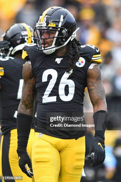 Inside linebacker Mark Barron of the Pittsburgh Steelers on the field in the second quarter of a game against the Cleveland Browns on December 1,...