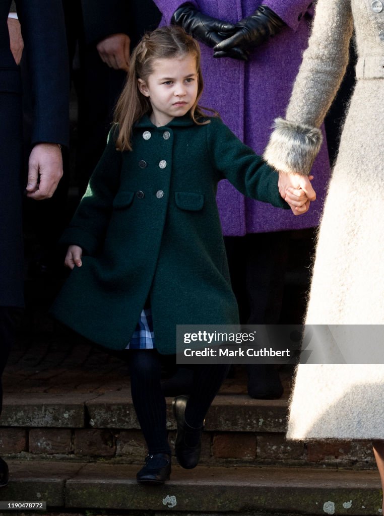 Princess Charlotte of Cambridge attempts a curtsey to the Queen at ...