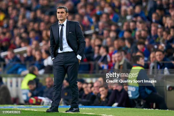 Ernesto Valverde, head coach of FC Barcelona during the UEFA Champions League group F match between FC Barcelona and Borussia Dortmund at Camp Nou on...