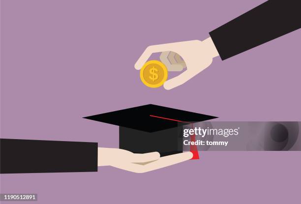 ilustraciones, imágenes clip art, dibujos animados e iconos de stock de empresarios colocanmonedas en dólares estadounidenses en un tope de graduación - beca