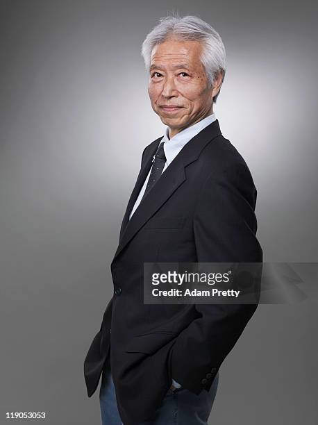 japanese portraits - スーツ　シニア ストックフォトと画像