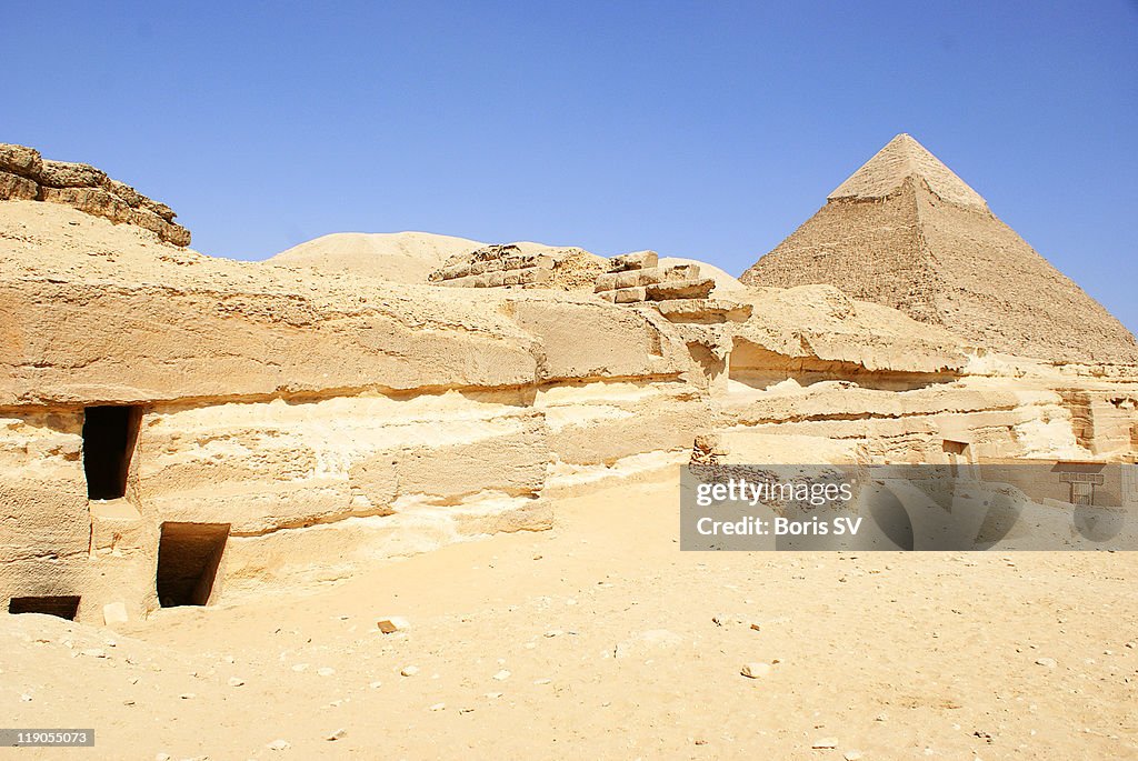 Tomb to Builders of Giza Pyramids
