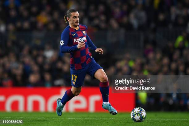Antoine Griezmann of FC Barcelona runs with the ball during the UEFA Champions League group F match between FC Barcelona and Borussia Dortmund at...