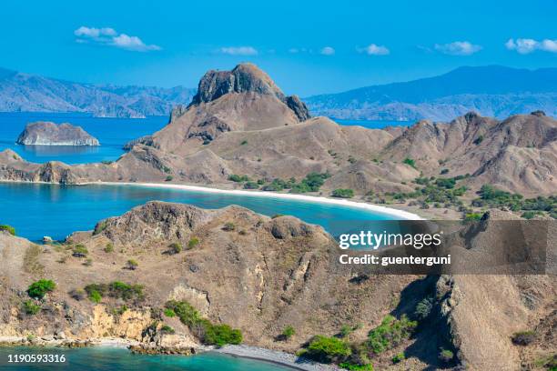 padar island (pulau), komodo national park, lesser sunda, indonesia - nusa tengara oriental imagens e fotografias de stock