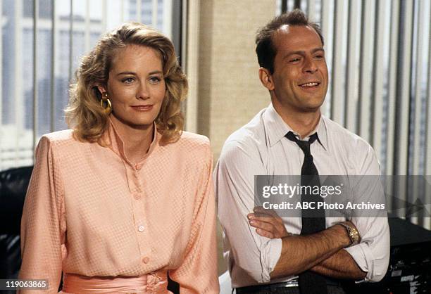 Big Man on Mulberry Street" - Airdate: November 18, 1986. CYBILL SHEPHERD;BRUCE WILLIS