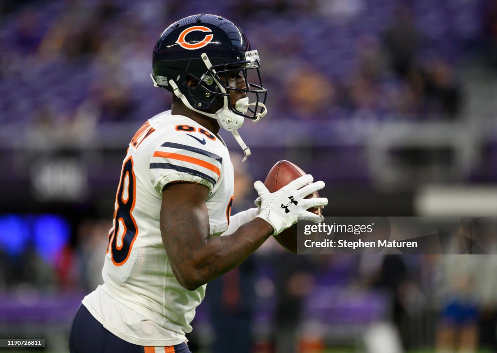 Karon Riley Bears Riley Ridley of the Chicago Bears warms up before the game against ...