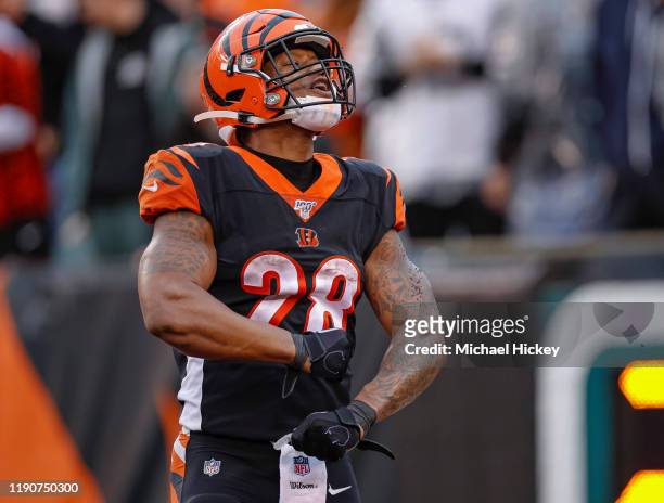 Joe Mixon of the Cincinnati Bengals celebrates a touchdown during the second half against the Cleveland Browns at Paul Brown Stadium on December 29,...