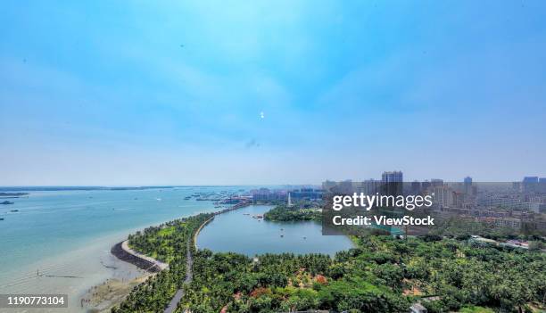 guangdong zhanjiang view sea corridor - zhanjiang - fotografias e filmes do acervo