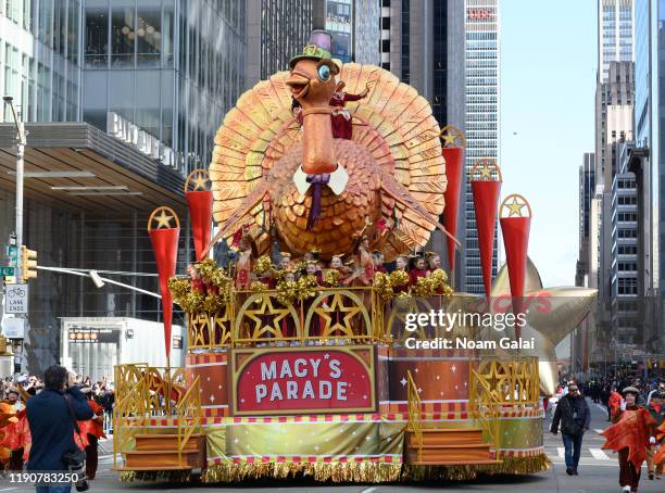 Turkey Float Macys Thanksgiving Day Parade Turkey Photos and Premium High Res ...