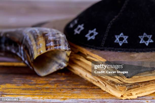 still life of jewish symbols for rosh hashana - rosh hashanah 個照片及圖片檔