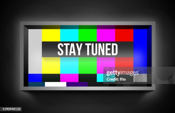 ilustrações de stock, clip art, desenhos animados e ícones de stay tuned retro television error screen - tela de projecção