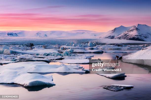 scenic view of jokulsarlon lagoon against sky during sunset, iceland - glacier lagoon stock pictures, royalty-free photos & images