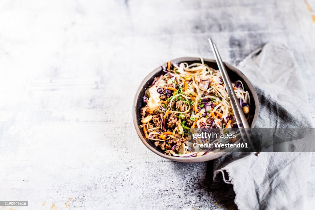Korean style beef bowl, lowcarbwith minced meat, Shiratakinoodles, carrots and red cabbage