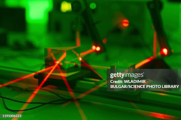 optics experiment - laser experiment stock pictures, royalty-free photos & images