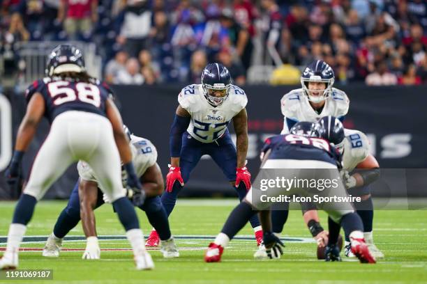 Tennessee Titans running back Derrick Henry gets ready for a play during the game between the Tennessee Titans and Houston Texans on December 29,...