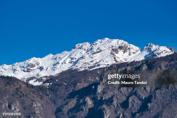 beautiful autumn afternoon in mountains - mauro tandoi fotografías e imágenes de stock