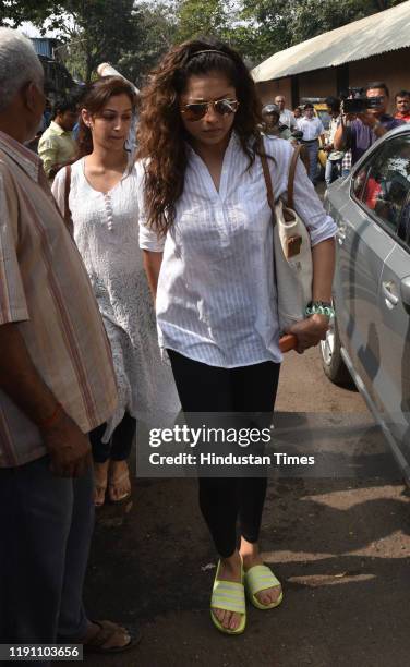 Television actor Drashti Dhami during the funeral of Television actor Kushal Punjabi at Santa Cruz crematorium, on December 28, 2019 in Mumbai,...