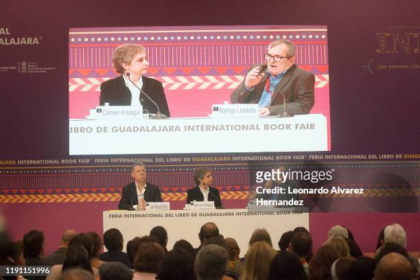 The former president of Colombia and Nobel Peace Price winner Juan Manuel Santos , The journalist Carmen Aristegui , and the former comandet of the...