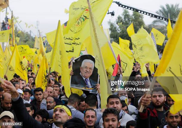 Fatah Rapp 2,476 Fatah Flags Stock Photos, High-Res Pictures, and Images - Getty ...
