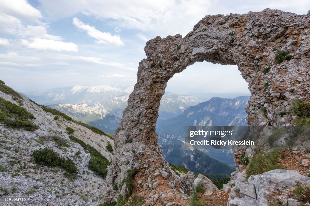 Hajducka Vrata Natural Stone Arch