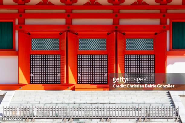konpon daito pagoda - koyasan - konpon daito stock pictures, royalty-free photos & images