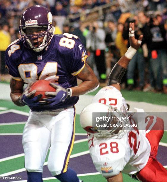 Vs Randy Moss 112 Randy Moss 1999 Photos & High Res Pictures - Getty Images