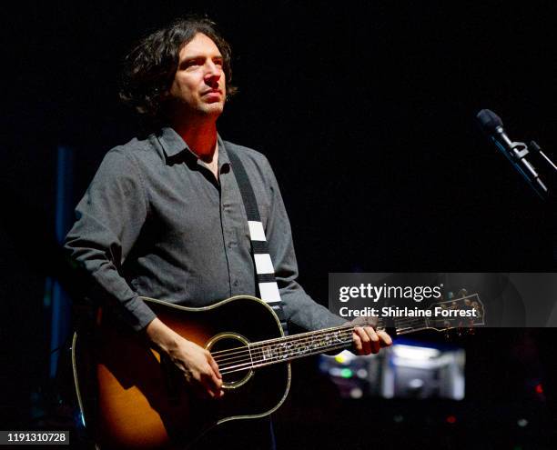 Gary Lightbody of Snow Patrol performs at O2 Apollo Manchester on December 01, 2019 in Manchester, England.