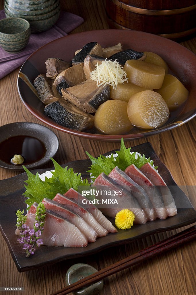 Sashimi of buri and buri-daikon