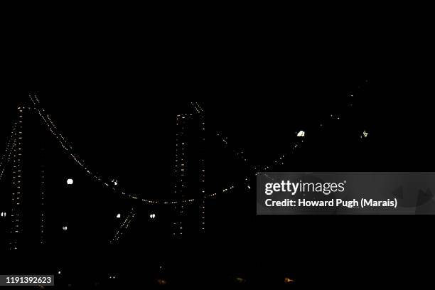 join the dots: chelsea bridge - connect the dots englische redewendung stock-fotos und bilder