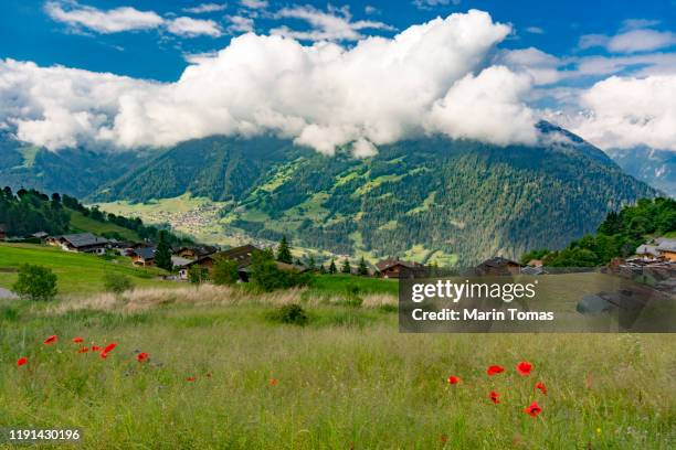 swiss alps - verbier fotografías e imágenes de stock