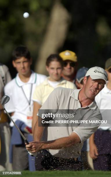 Australia's Richard Green leaves a bunker during round two of the "Volvo Masters Andalucia" in Sotogrande, 08 November 2002.